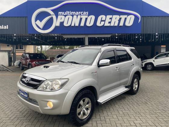 TOYOTA HILUX SW4 3.0 SRV 4X4 16V TURBO INTERCOOLER DIESEL 4P AUTOMÁTICO TOYOTA HILUX SW4 3.0 SRV 4X4 16V TURBO INTERCOOLER DIESEL 4P AUTOMÁTICO